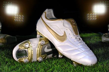 Torrente retroceder proteger Las nuevas botas 'Touch of Gold' de Nike – Sphera Sports